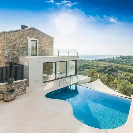 Luxury With A Swimming Pool Momjan, Istria - Sredisnja Istra - 27708 *