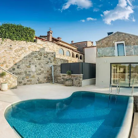 Vila Luxury With A Swimming Pool Momjan, Istria - Sredisnja Istra - 27708