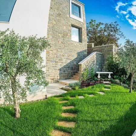 Vila Luxury With A Swimming Pool Momjan, Istria - Sredisnja Istra - 27708