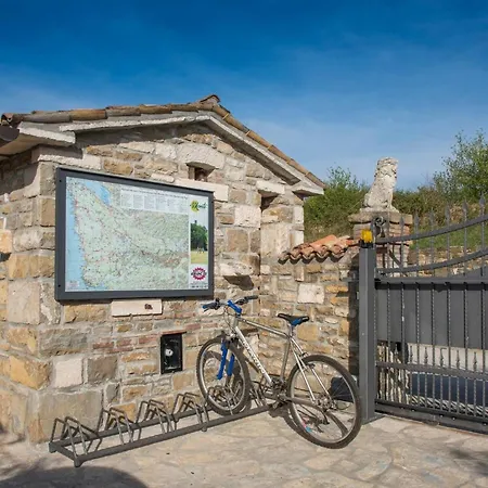 Luxury With A Swimming Pool Momjan, Istria - Sredisnja Istra - 27708 Villa