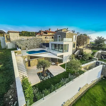 Luxury With A Swimming Pool Momjan, Istria - Sredisnja Istra - 27708 Vila *