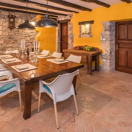 Luxury With A Swimming Pool Momjan, Istria - Sredisnja Istra - 27708 Vila